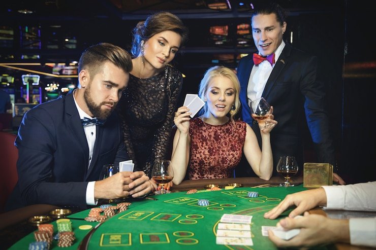Antarmuka pemain Speed Blackjack dengan tombol keputusan dan timer